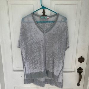 Karlie Exposed Seam Hi-Lo Top Large